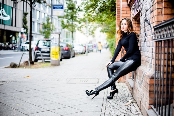 Leather-Pants-Leder-Hose-Wolford-Louboutin-Booties-Fashionblog-Lookbook-Berlin-PGTV9591-007
