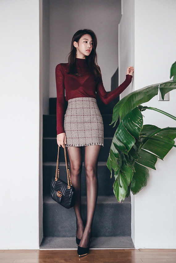 check-skirt-red-sweater-001
