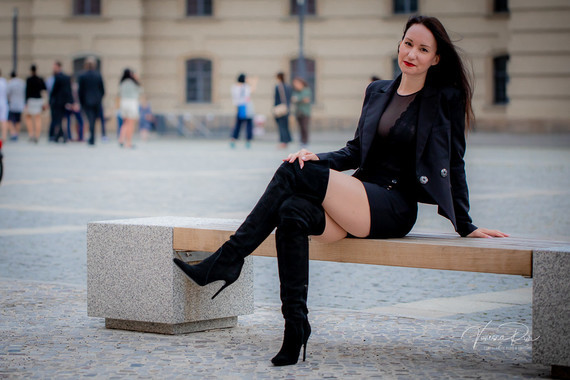 YouTuberin-Fashionblogger-Vanessa-Pur-Hotpants-Overknee-Boots-Strumpfhose-001