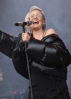Anne-Marie_-Performing-at-V-Festival-2017--03-300x420