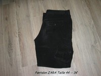 Pantalon ZARA velours Taille 44 -- 3€