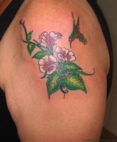 idee-tatouage-fleur-et-colibri