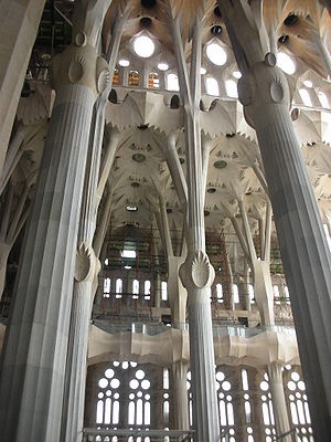 Barcelone Sagrada_Familia colonnes hélicoïdales