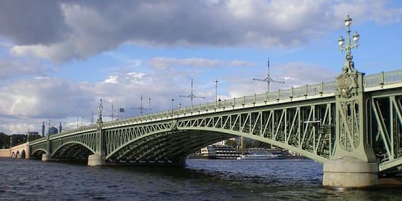 st Petersbourg  néva pont la trinité jpg