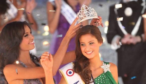 Miss-France Malika-Ménard-couronnée