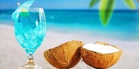 blue-hawaii-tropical-cocktail-made-of-rum-pineapple-juice-and-blue-curacao_1024-768