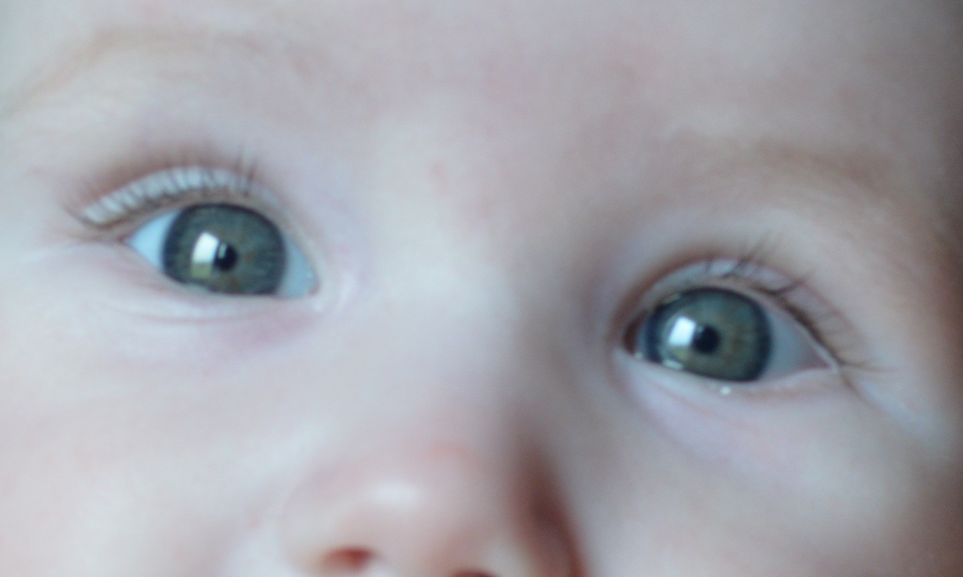 Bebe 4 Mois Yeux Gris Vert Bebe 4 Mois Yeux Gris Vert
