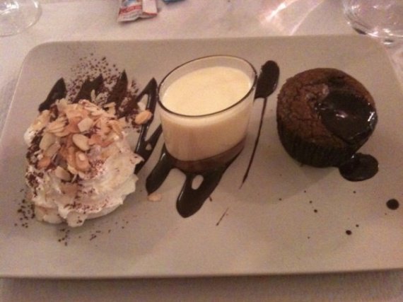 Le Gateau Au Coeur Coulant Sa Creme Anglaise Miam