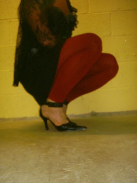 Escarpins noir avec large bride cheville avec fuseau rouge 2 [800x600]