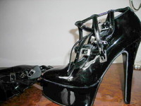 chaussures noirs a brides talon 16cm
