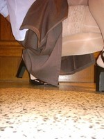 chaussures mauve ouvertes bas blanc longue jupe marron 48 [800x600]
