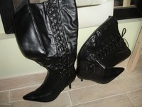 gros plan bootes noir avec lacets