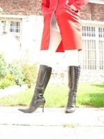 Bottes en dessous du genou a tallon aiguille collant blanc avec robe rouge 18