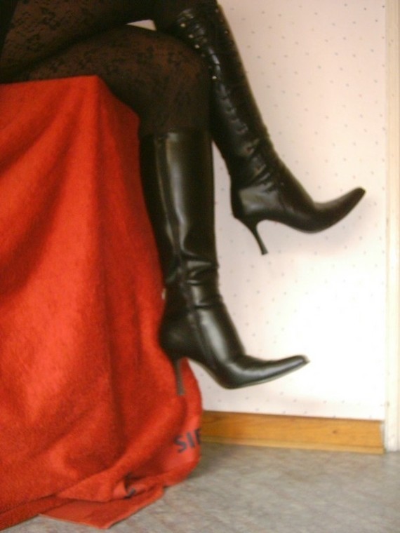 Bottes en dessous du genou a tallon aiguille avec jupe noircollant dessin 24