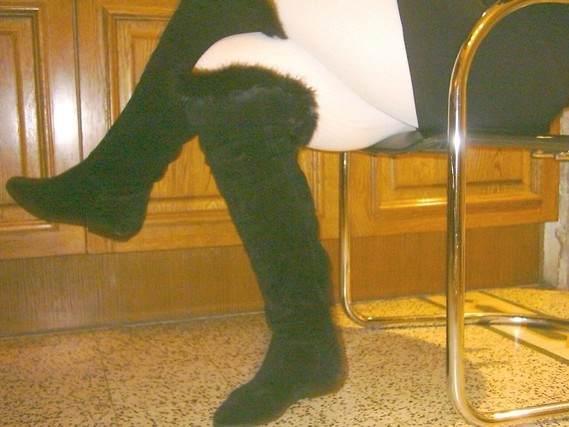 cuissardes jupe noir et collants blanc 11