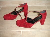 gros plan Chaussures rouges dain