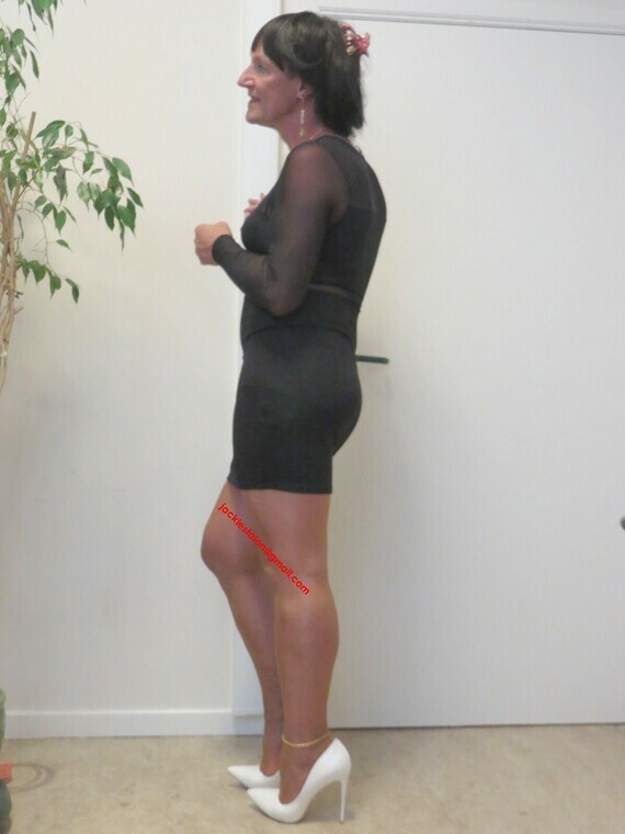 robe noir avec manches en tule transparent DIVIDED 12