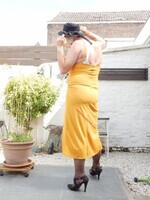 Longue robe jaune portefeuille 6