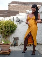 Longue robe jaune portefeuille 4