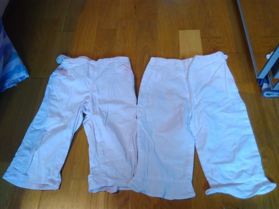 pantalon rose pale et blanc ( tache)