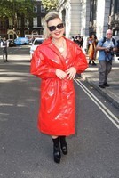 tallia_storm_seen_out_during_london_(5)