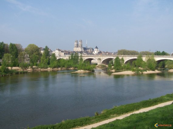 La Loire passant à Orléans