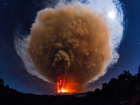 éruption de l'Etna en décembre 2015
