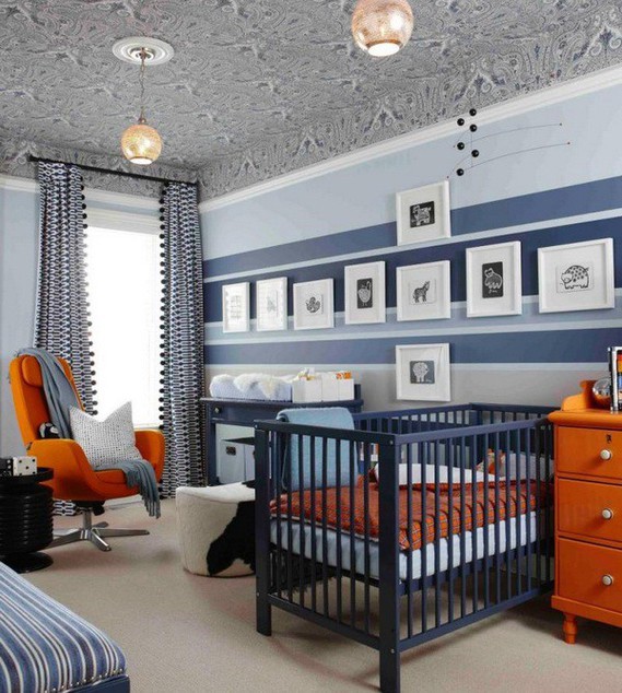 Baby-room-Bluestripped-family-photos-ideas-orange-chair