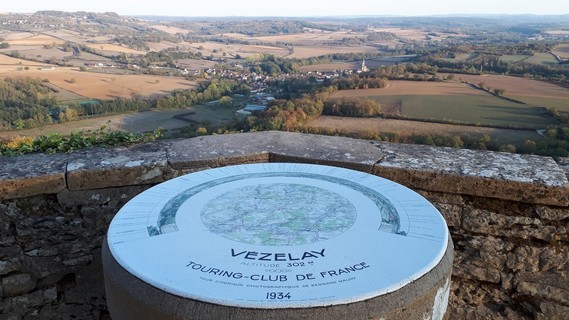 Point de vue du haut de Vezelay