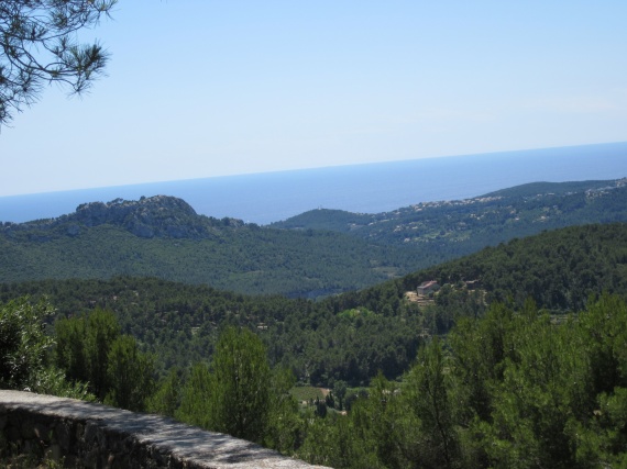 panorama de la chapelle du Beausset Vieux, montagne et mer