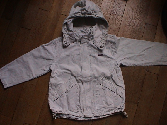 JOLI BLOUSON CAPUCHE PRINTEMPS/ETE  7/8 ANS   6 EUROS