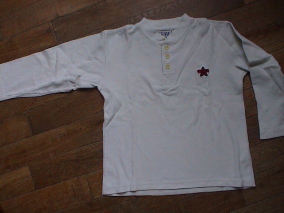 TEE SHIRT MANCHES LONGUES DPAM 8/10 ANS  3  EUROS