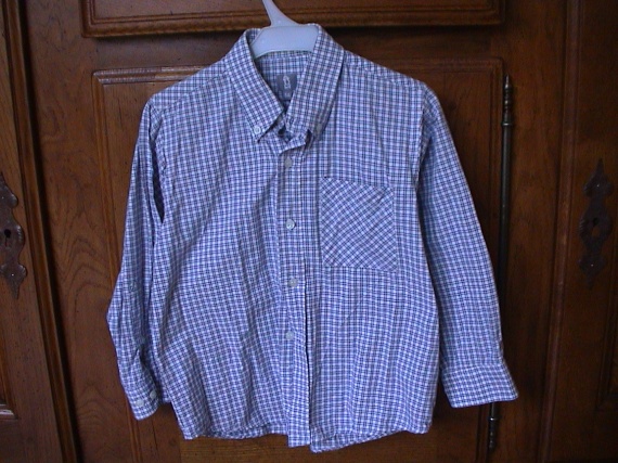 BELLE CHEMISE MISE 1 FOIS  6 ANS  4 EUROS