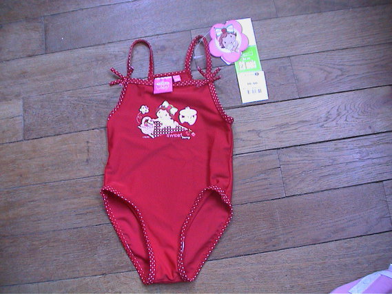 MAILLOT DE BAIN CHARLOTTE AUX FRAISES NEUF 2 ANS  6 EUROS