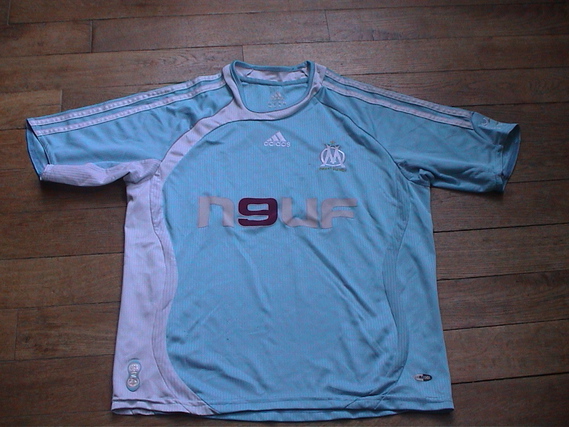 MAILLOT OM    12 ANS         10 euros. RESERVE