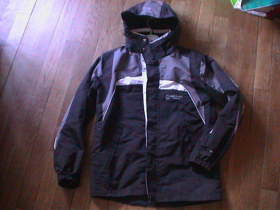 blouson coupe vent neuf  jamais porté taille S     12 EUROS