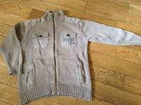 Gilet gris  BEST WAY  6 ans.  3.5 euros