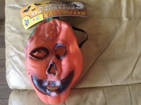 Masque Halloween neuf. 3 euros