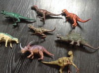 Lot dinosaures 7 euros