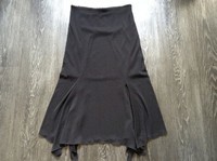 Jolie jupe noire Jennifer  taille M/L. 6 euros