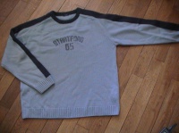 PULL TAILLE XL      4 EUROS