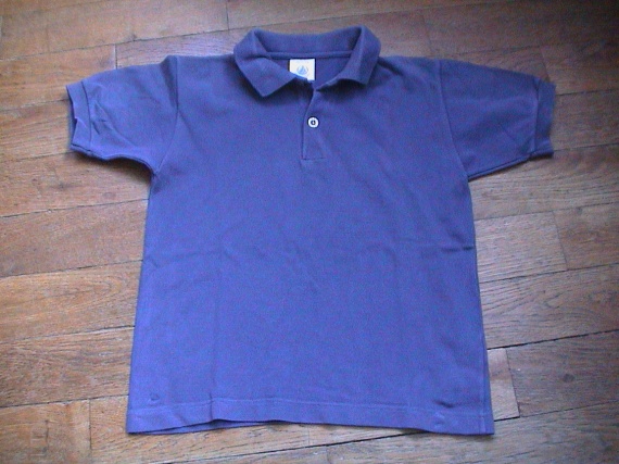 POLO MAILLE PIQUEE PETIT BATEAU  8 ANS     4 EUROS