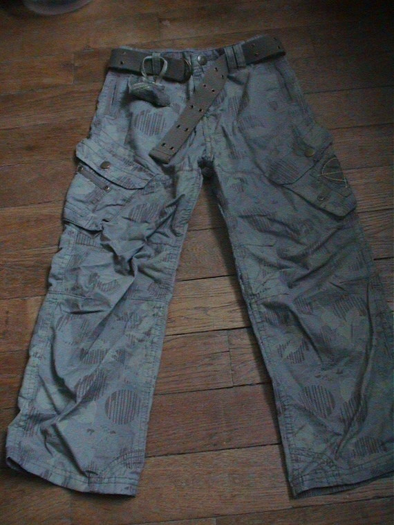 joli pantalon toile avec ceinture - neuf jamais porté 6 ans  13 euros