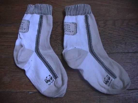 CHAUSSETTES WWF KAKI ET BEIGE  27/30  1 EURO