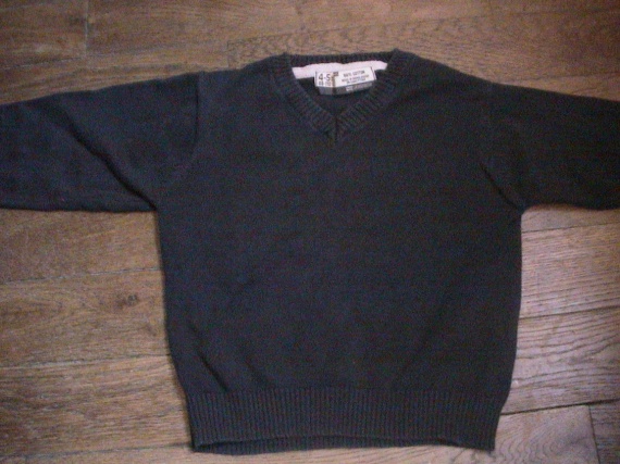 PULL COL V BLEU MARINE ZARA  PETIT 4 ANS  3.5 EUROS