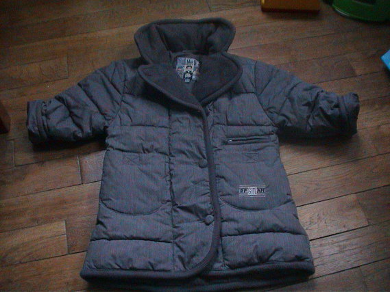 joli manteau gris DPAM  4 ANS   VENDU LE 3/12/12