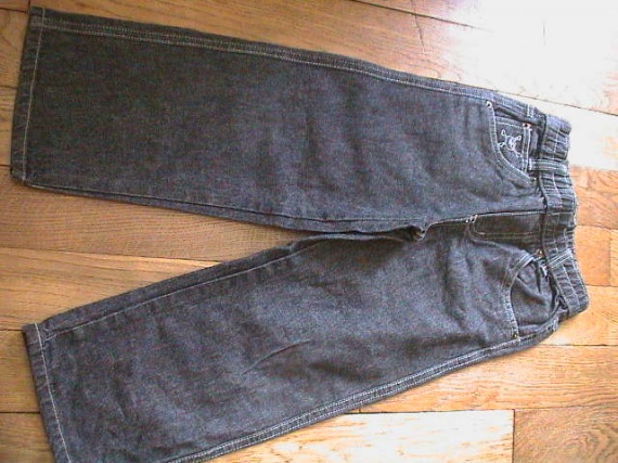 JEAN NOIR TAILLE 5/6 ANS   5 EUROS