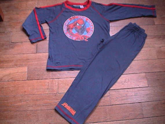 PYJAMA COTON SPIDERMAN 6 ANS     vendu le 10/11/09