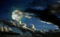 Full-moon-and-stars-in-cloudy-
