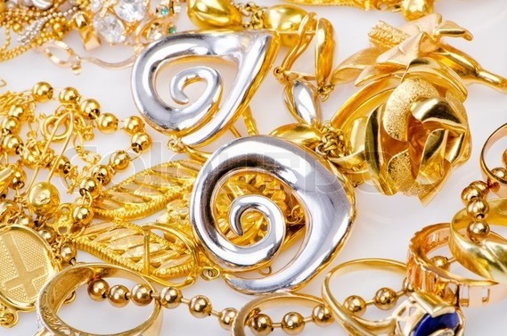 -large-collection-of-gold-jewellery